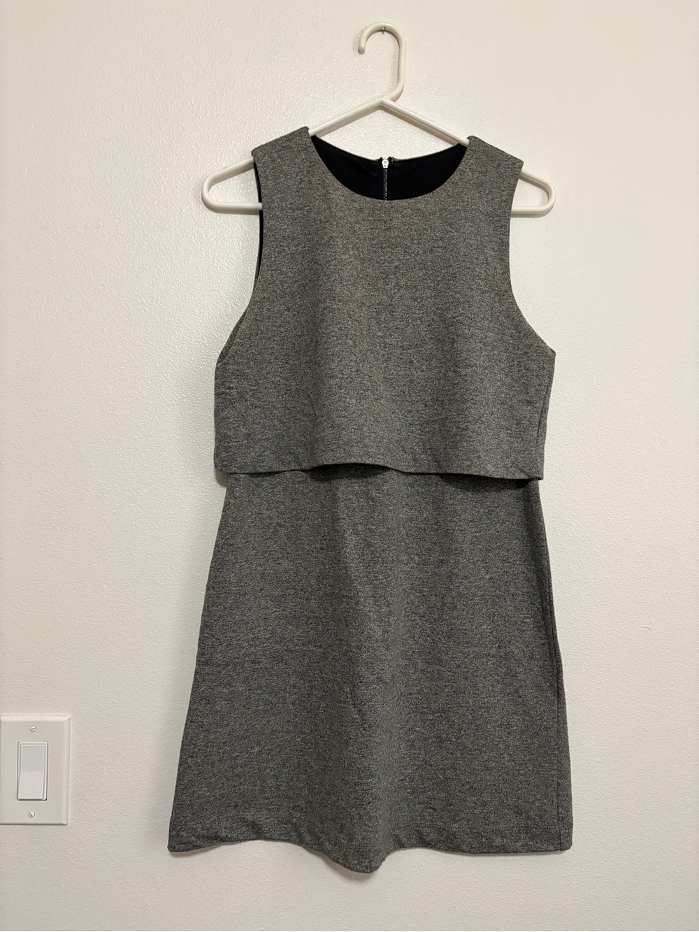Women’s Gray Heather Sleeveless Layered Gray Knit Shift Dress Small Short Fitted - Picture 3 of 5